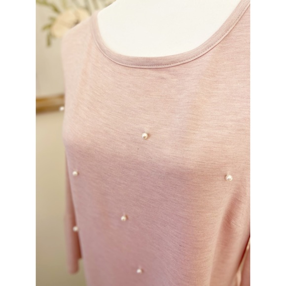 NWOT {Zac & Rachel} Top with pearl accents - Picture 2 of 8